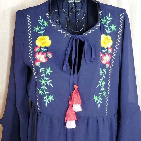 SEQUIN HEARTS Floral and‎ Embroidered and Ruffled Boho Peasant Dress Large - Picture 2 of 9